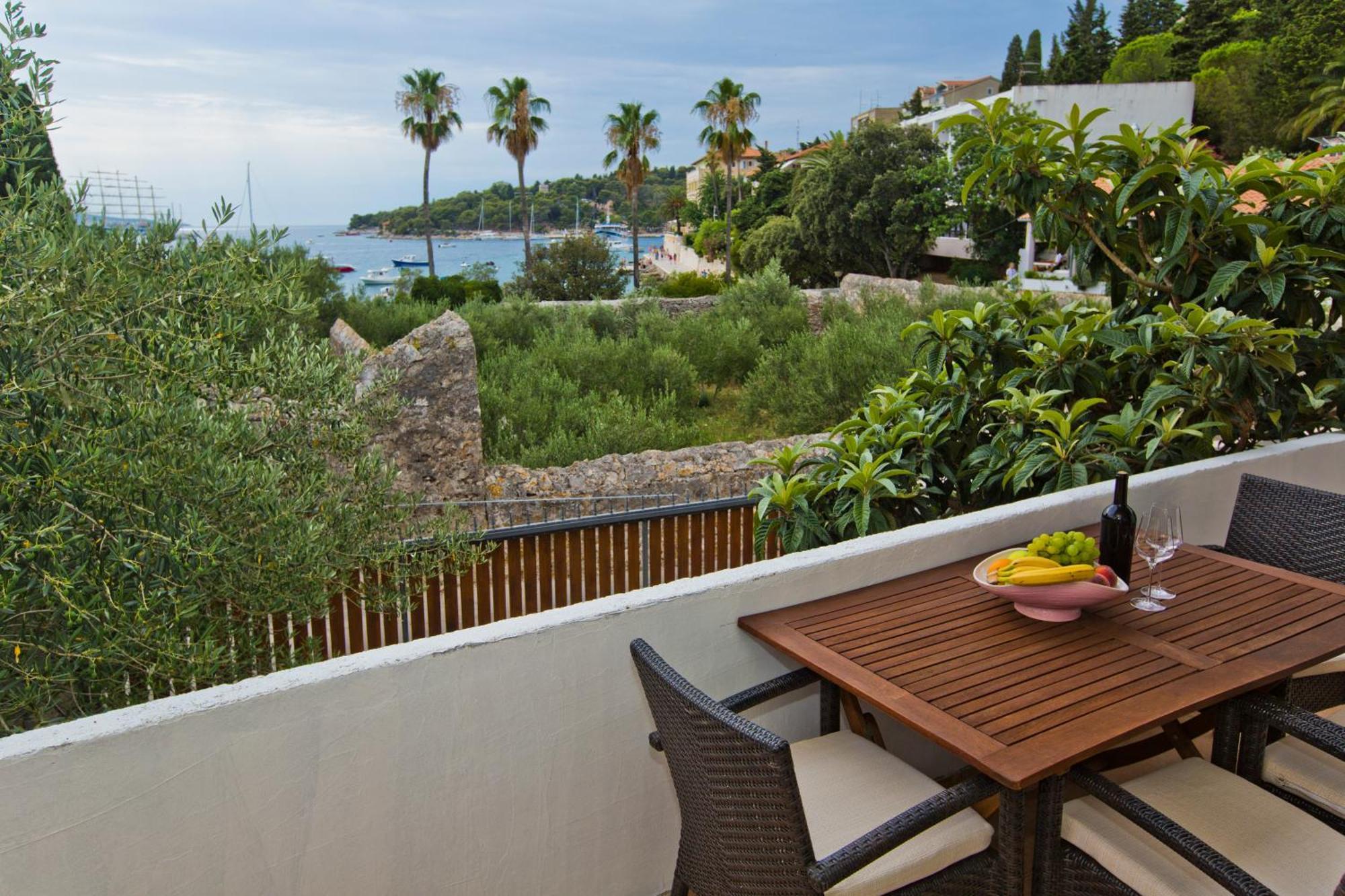 Apartments Grgo Χβαρ Εξωτερικό φωτογραφία